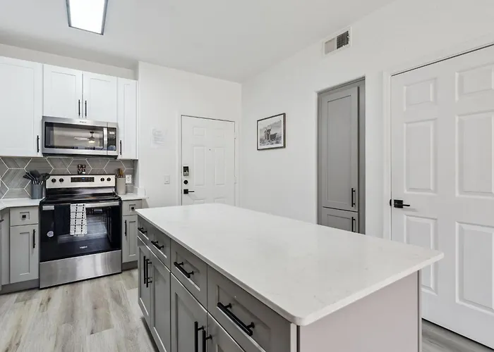 Apartment Cozysuites In - Westgate With Pool 11
